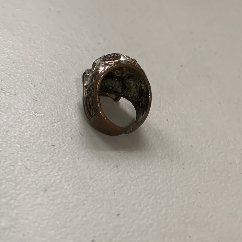 Silver Vintage Looking Skull Ring - Picture 2 of 6
